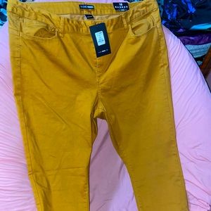 Gold Fashion Nova Jeans NEVER WORN